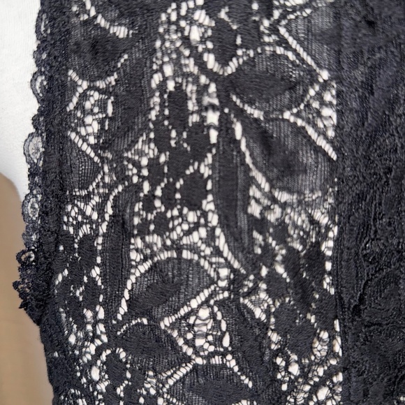 Wallflower | Black Lace Swim Coverup | XL - Picture 4 of 9